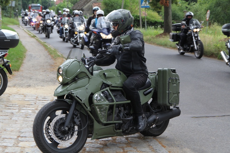 Motocykliści u św. Walentego w Lubiążu