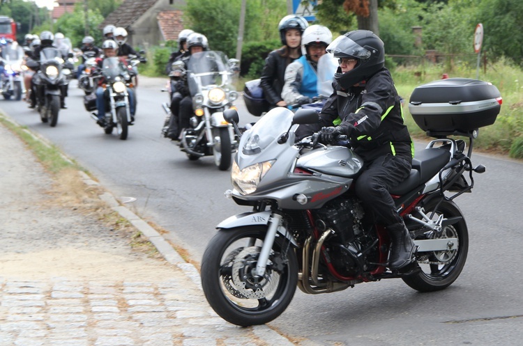 Motocykliści u św. Walentego w Lubiążu