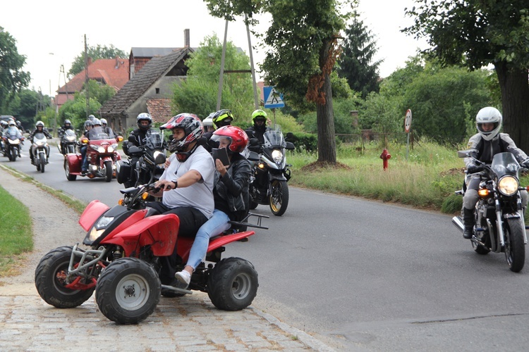 Motocykliści u św. Walentego w Lubiążu