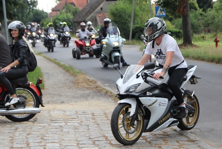 Motocykliści u św. Walentego w Lubiążu