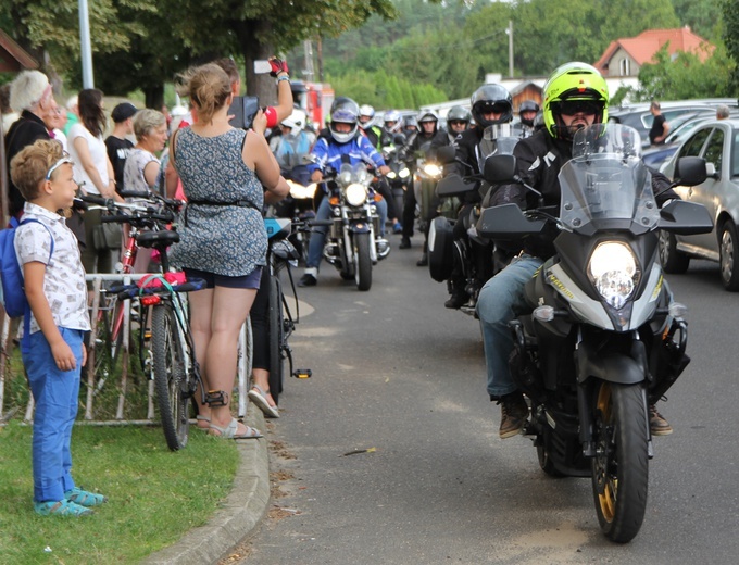 Motocykliści u św. Walentego w Lubiążu