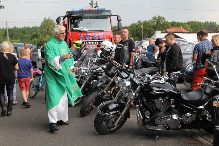 Motocykliści u św. Walentego w Lubiążu