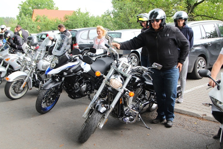 Motocykliści u św. Walentego w Lubiążu