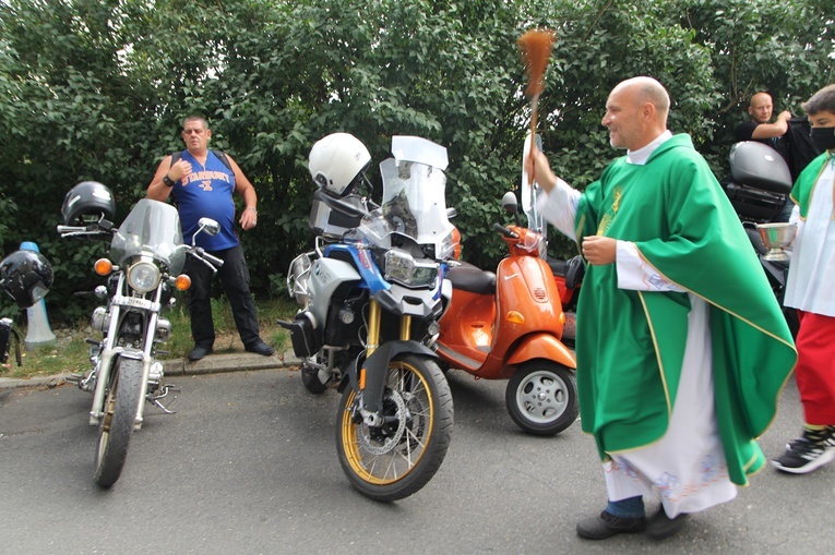 Motocykliści u św. Walentego w Lubiążu