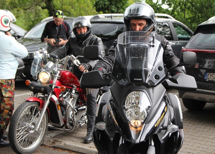 Motocykliści u św. Walentego w Lubiążu