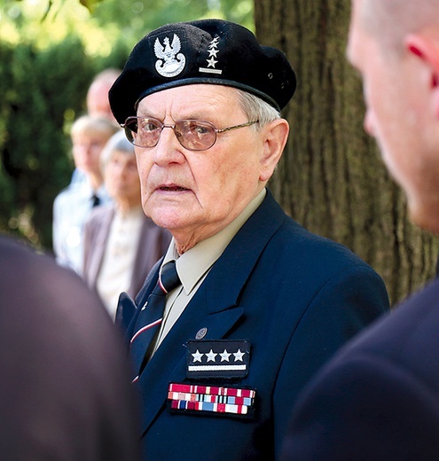 90-letni Stanisław Wołczaski chętnie opowiada młodszym pokoleniom o czasach wojny, szczególnie o Warszawie z 1944 roku.