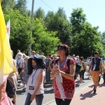 Pątnicy po nocnym marszu dotarli do Domu św. Faustyny 