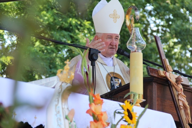 Pątnicy po nocnym marszu dotarli do Domu św. Faustyny 