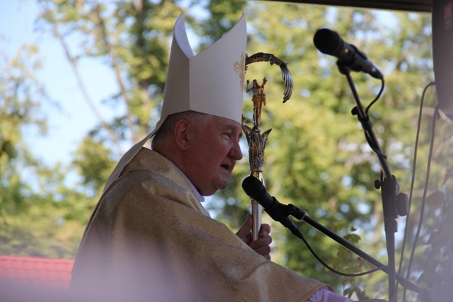 Pątnicy po nocnym marszu dotarli do Domu św. Faustyny 