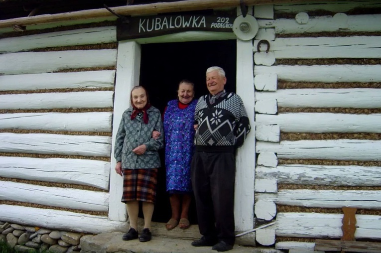 W filmie usłyszymy relację Władysławy Plata (z lewej) o ukryciu dzwonu i tablicy grunwaldzkiej.