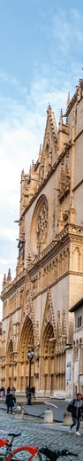 Katedra w Lyonie nie należy do najbardziej okazałych. Jest bardziej wymagająca dla tych, którzy chcą odkryć piękno gotyku.