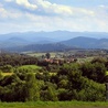 Lutowiska. Panorama bieszczadzkich szczytów.