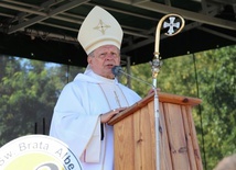 Bp Henryk Tomasik prosi o modlitwę w intencji powołań.