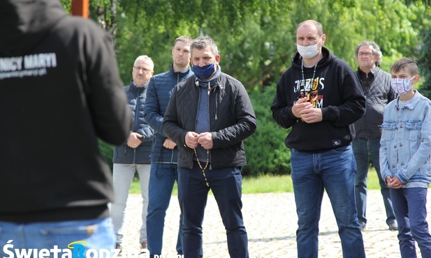 Męski Różaniec w pierwszą sobotę 