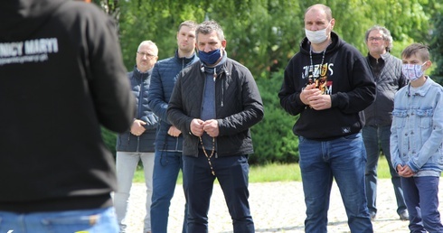 Męski Różaniec w pierwszą sobotę 
