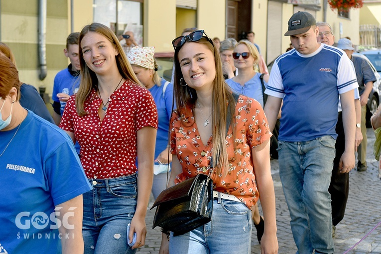 Pożegnanie pieszych pątników pieszej pielgrzymki na Jasną Górę