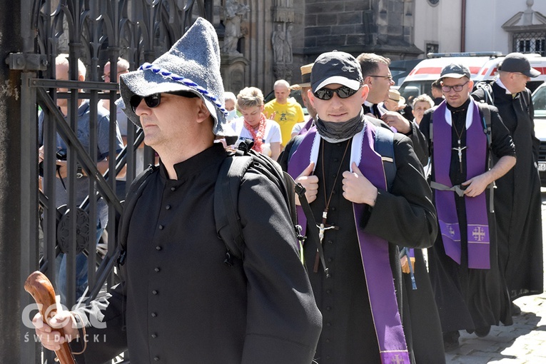 Pożegnanie pieszych pątników pieszej pielgrzymki na Jasną Górę