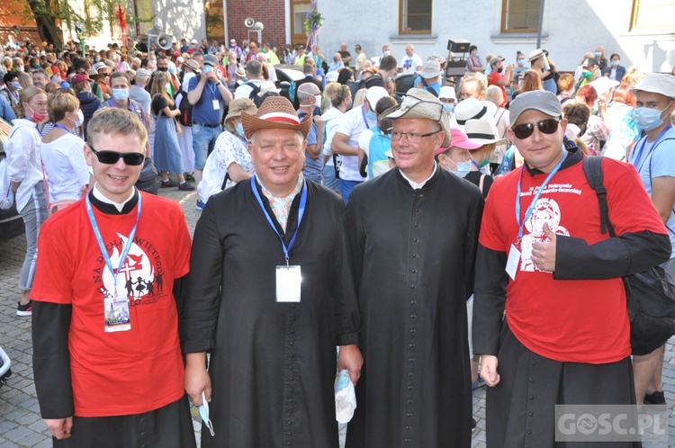 Pielgrzymka z Zielonej Góry do Otynia