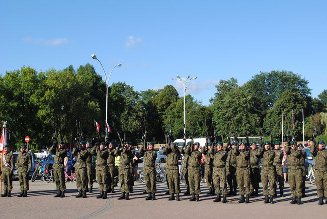 Stalowa Wola. IX Rajd Honoru