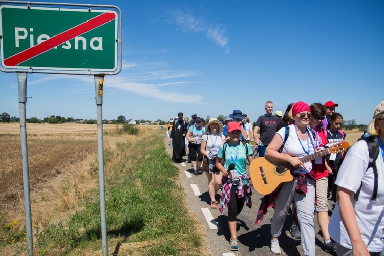 Jednodniowa Piesza Pielgrzymka z Głogowa do Piersnej - cz. II