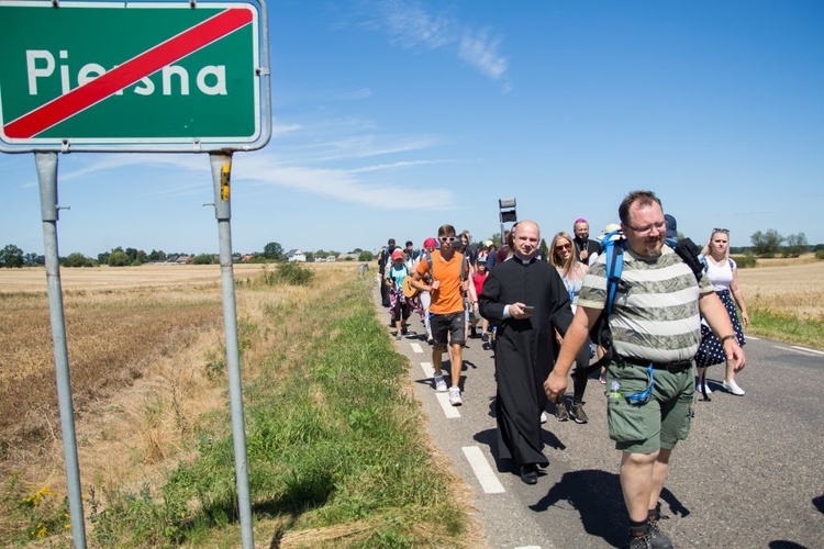 Jednodniowa Piesza Pielgrzymka z Głogowa do Piersnej - cz. II