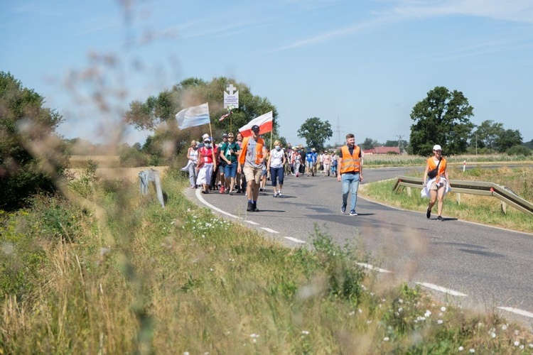 Jednodniowa Piesza Pielgrzymka z Głogowa do Piersnej - cz. II