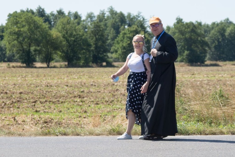 Jednodniowa Piesza Pielgrzymka z Głogowa do Piersnej - cz. II