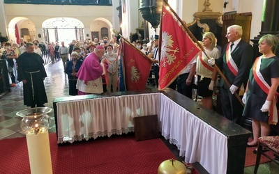 Pierwszego sierpnia modlitwom przewodniczył bp Józef Zawitkowski.