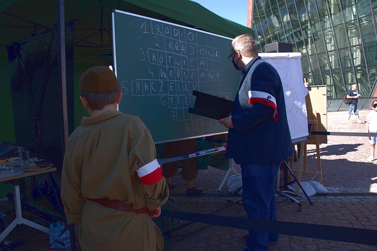Uroczystości rocznicowe wybuchu powstania warszawskiego w MIIWŚ