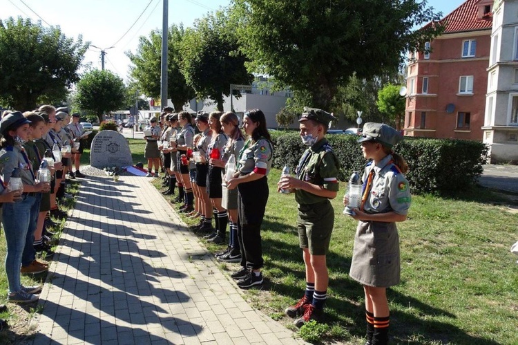 Harcerze ze Wschowy uczcili Powstańców Warszawskich