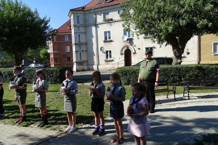 Harcerze ze Wschowy uczcili Powstańców Warszawskich