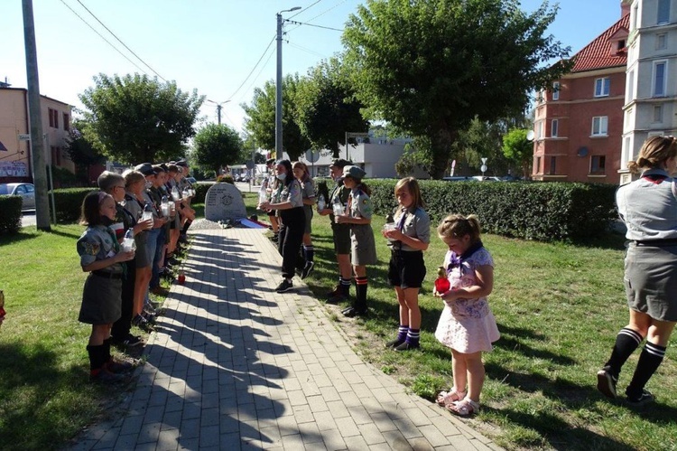 Harcerze ze Wschowy uczcili Powstańców Warszawskich