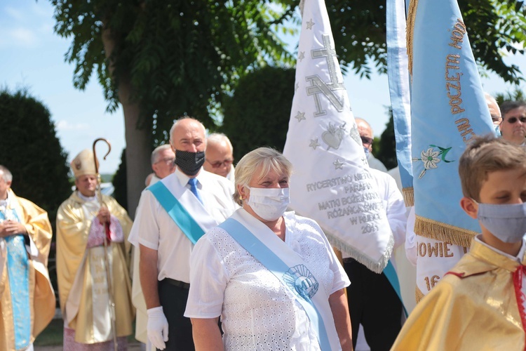 Nowy ołtarz w Niecieczy