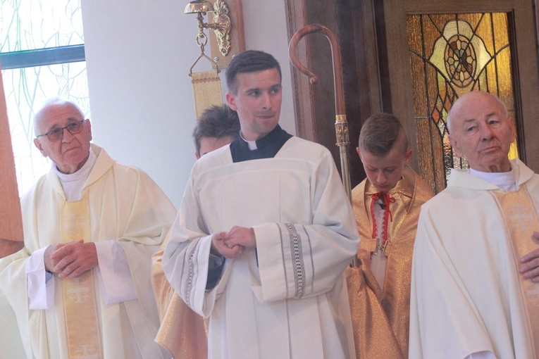 Nowy ołtarz w Niecieczy