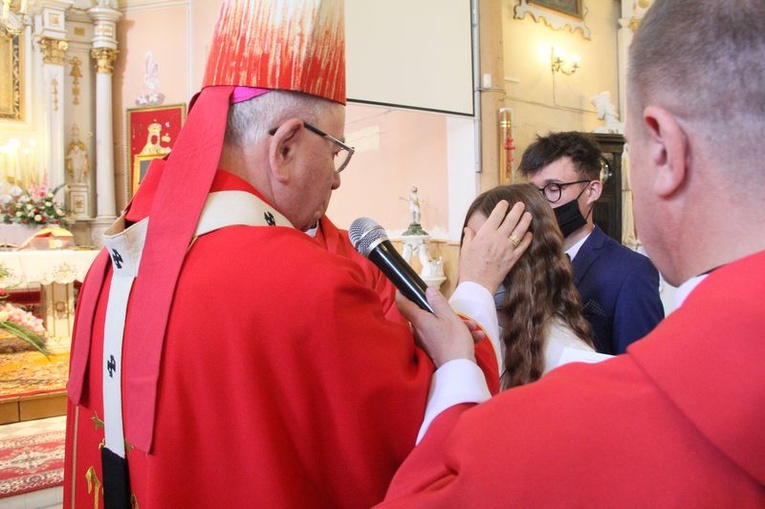 Bierzmowanie w parafii św. Tomasza Becketa 