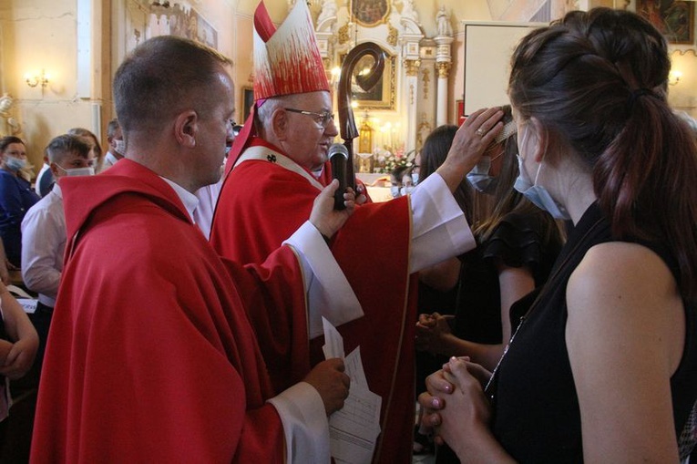 Bierzmowanie w parafii św. Tomasza Becketa 