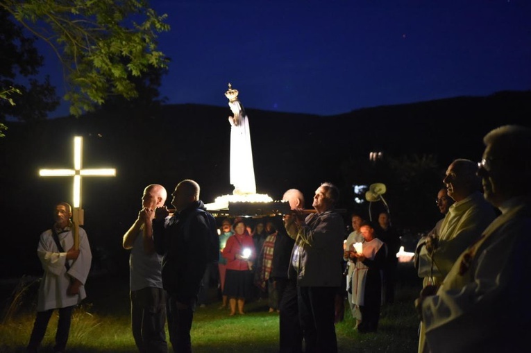 Msza św. i procesja różańcowa w sanktuarium fatimskim