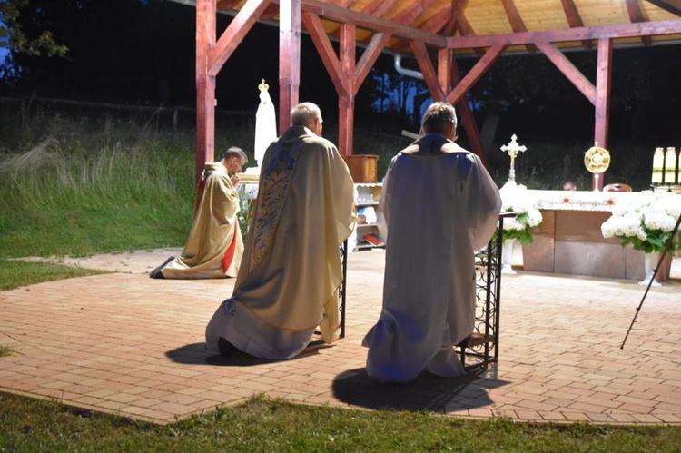 Msza św. i procesja różańcowa w sanktuarium fatimskim