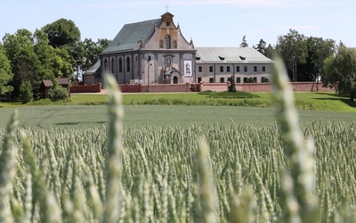 Rywałd. Sanktuarium Matki Bożej Rywałdzkiej.