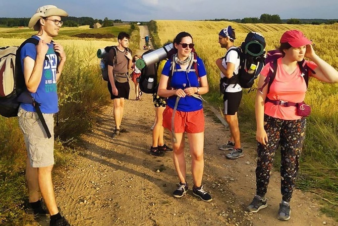 Pielgrzymka studentów Freta 10 z Augustowa do Ostrej Bramy