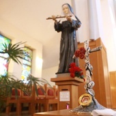 Relikwie i figura św. Rity w koszyckim kościele.