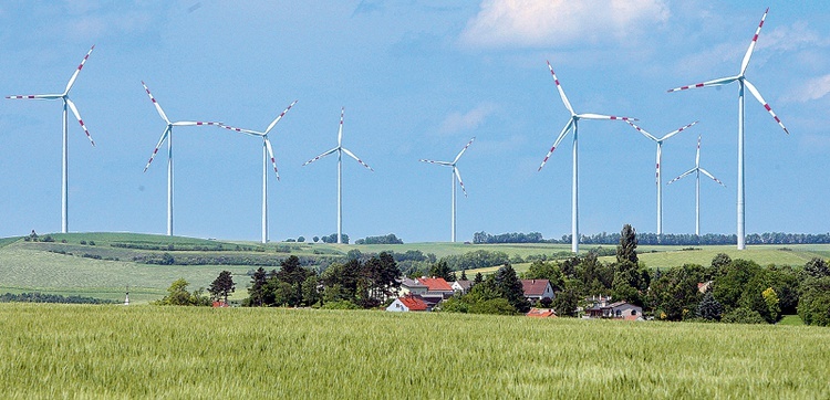 Farmy wiatrowe to jedno z najpopularniejszych odnawialnych źródeł energii elektrycznej.