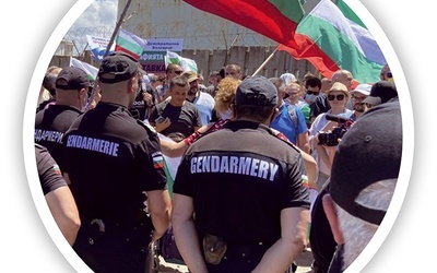 Bułgarzy wyszli na ulice w proteście przede wszystkim przeciwko korupcji w rządzie i defraudacji unijnych dotacji.