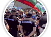 Bułgarzy wyszli na ulice w proteście przede wszystkim przeciwko korupcji w rządzie i defraudacji unijnych dotacji.