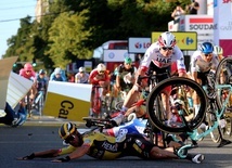 Tragiczny finał etapu Tour de Pologne - zwycięzca etapu walczy o życie