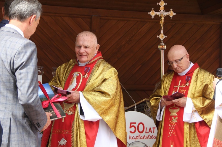 Jaworzna. Kapłani na medal