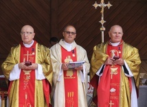 Jaworzna. Kapłani z prezydenckimi medalami