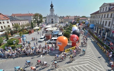 Wadowice. Kard. Dziwisz otworzył trzeci etap 77. Tour de Pologne