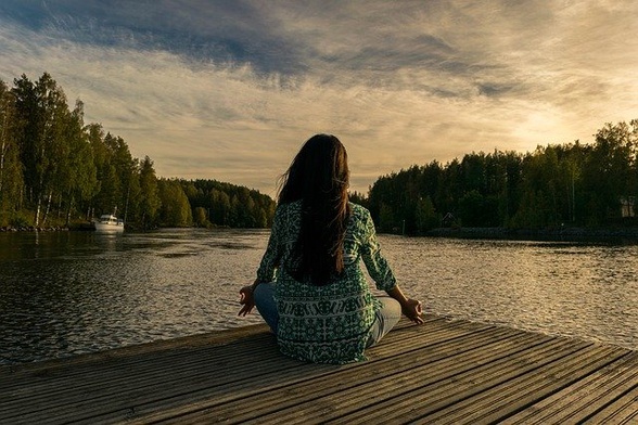 Amerykanie odchodzą od religii w kierunku pseudoreligijnych świeckich sekt