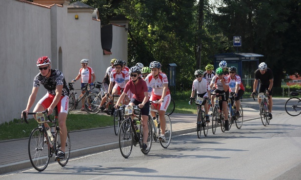 Pielgrzymi na rowerach w niedzielę dotrą do Królowej Polskiego Morza